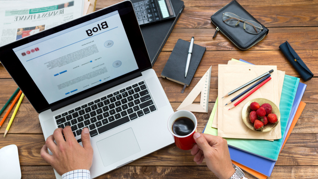 how to become a blogger