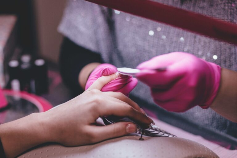 Nail Technician Velents