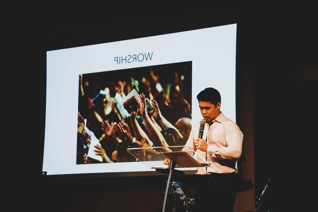 Social Studies Teacher Velents